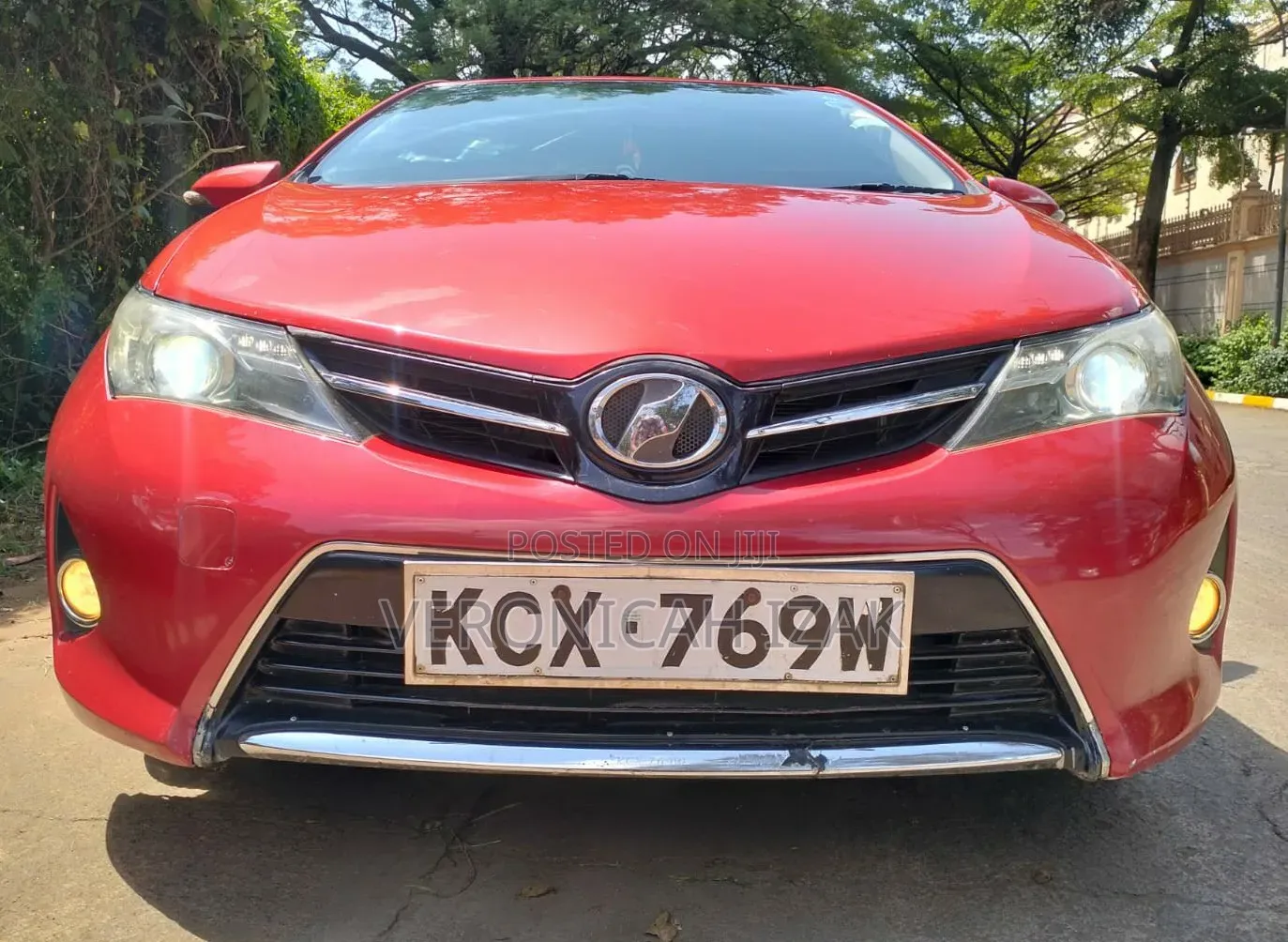 Toyota Auris 2013 Red