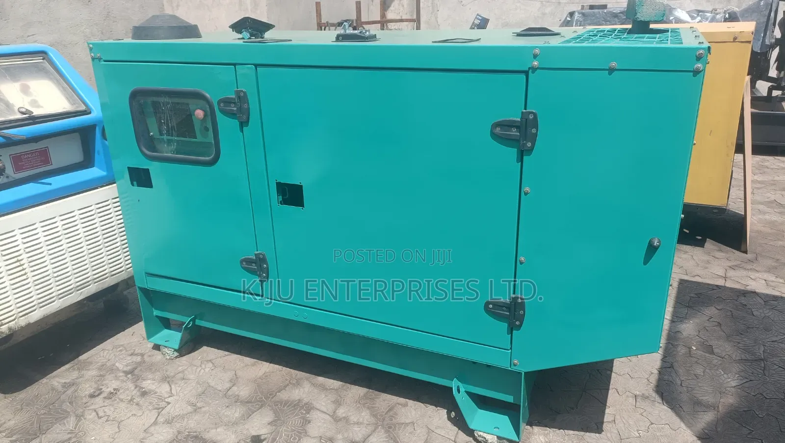 Ex-Uk Cummins 30kva Silent Diesel Generator for Sale