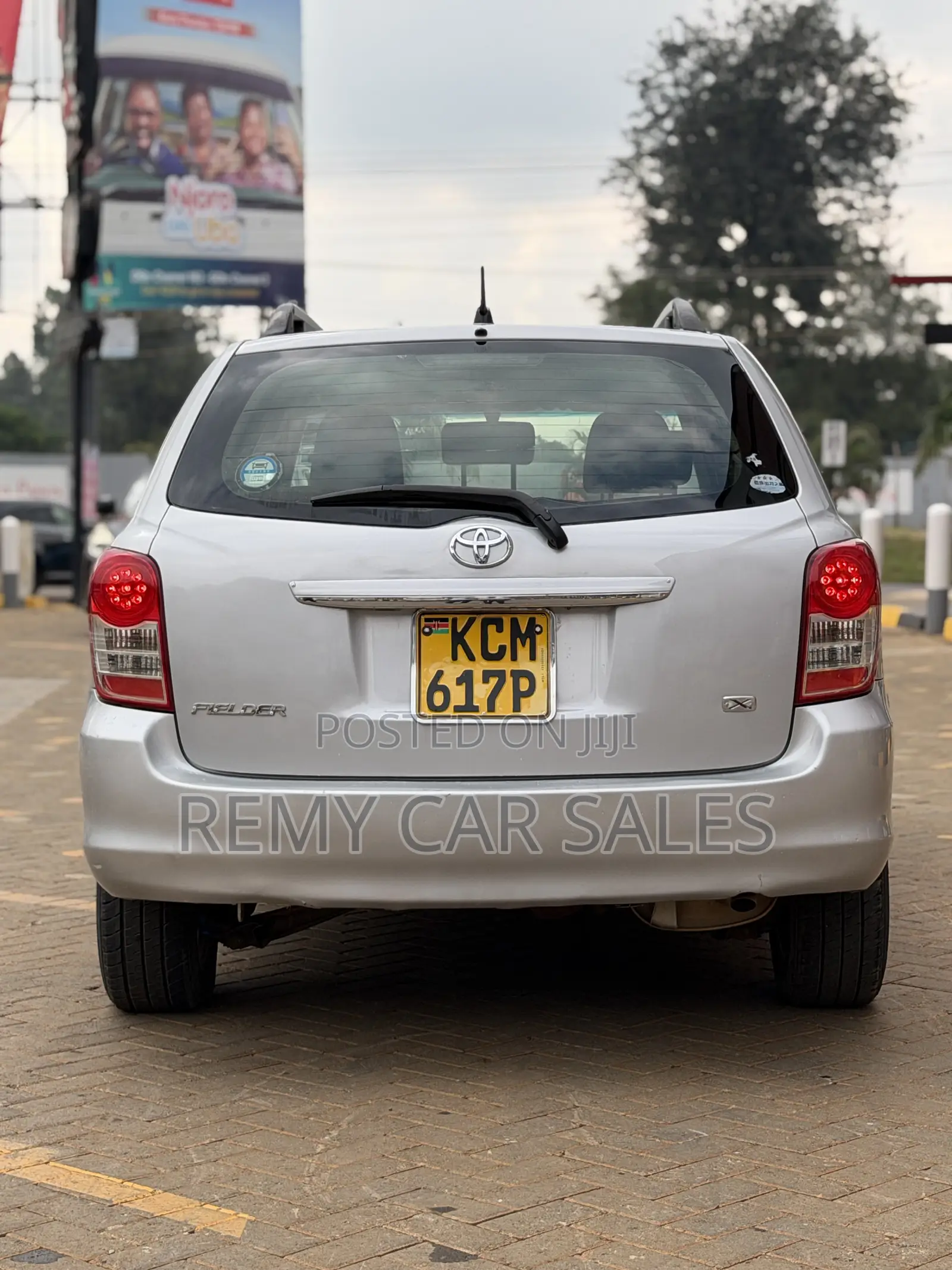 Toyota Corolla Fielder 2012 Silver