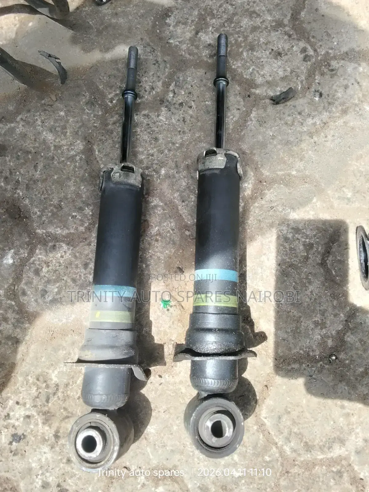 Original Kyb Ex Japan Toyota Fielder 4wd Rear Shocks