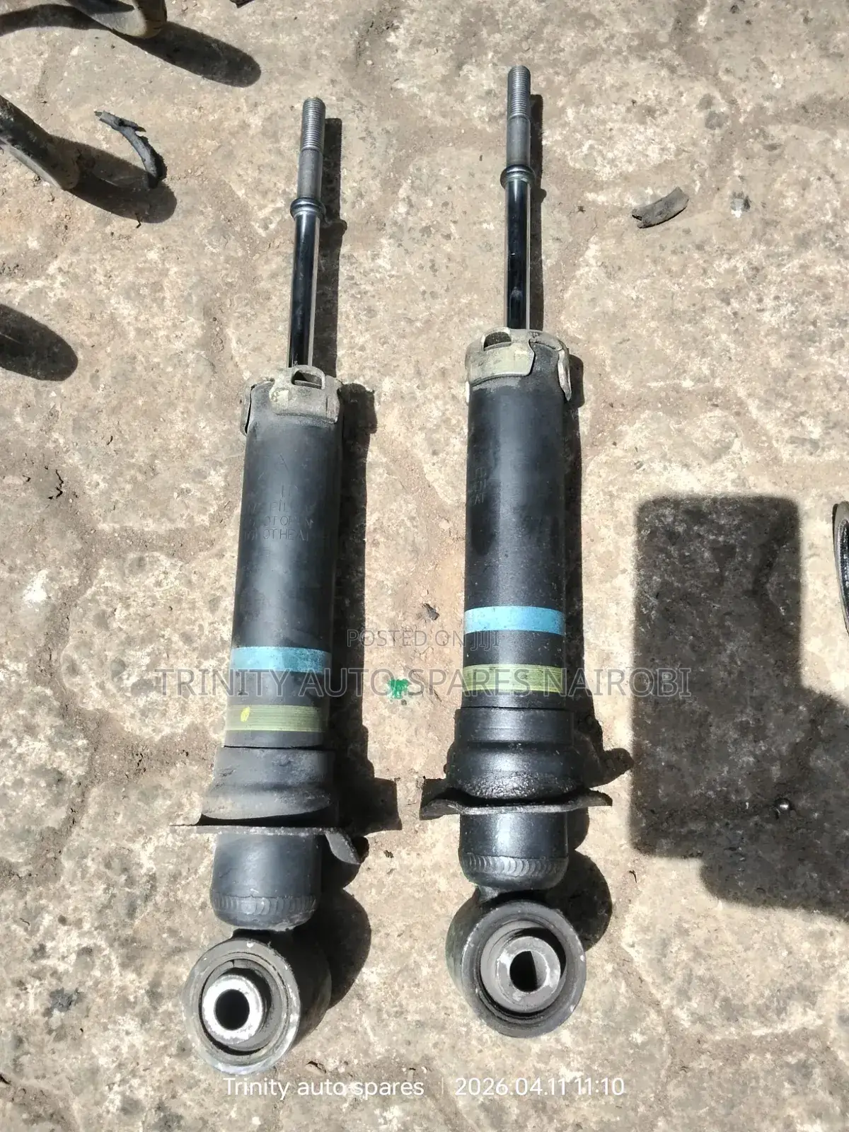 Original Kyb Ex Japan Toyota Fielder 4wd Rear Shocks
