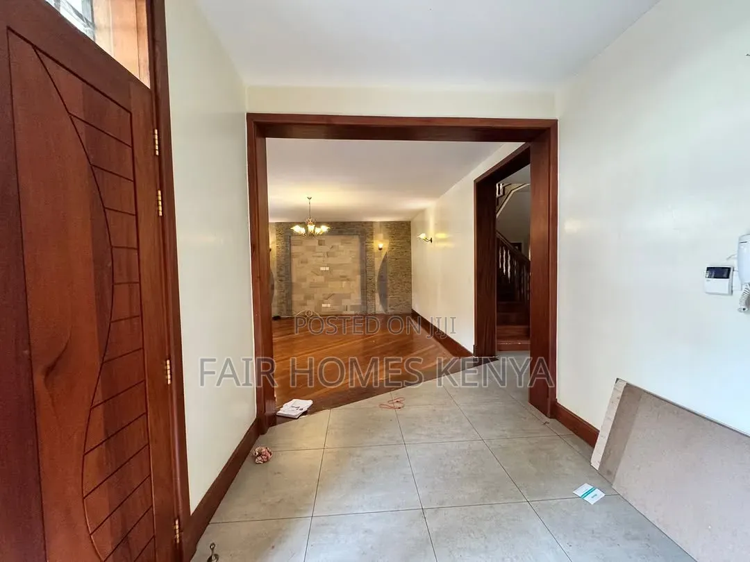 5bdrm Townhouse / Terrace in Gitanga Road, Valley Arcade for rent