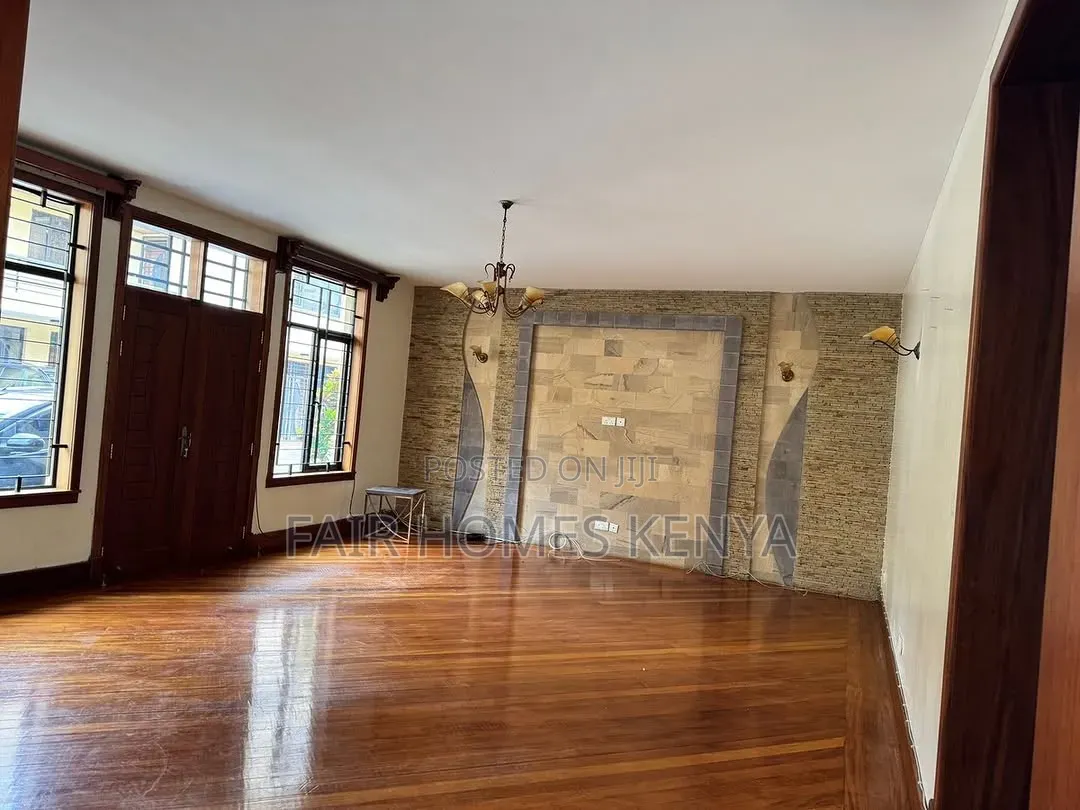 5bdrm Townhouse / Terrace in Gitanga Road, Valley Arcade for rent