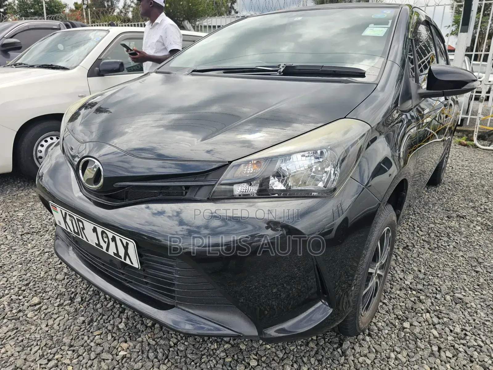 Toyota Vitz 1.0 FWD 5dr 2018 Black