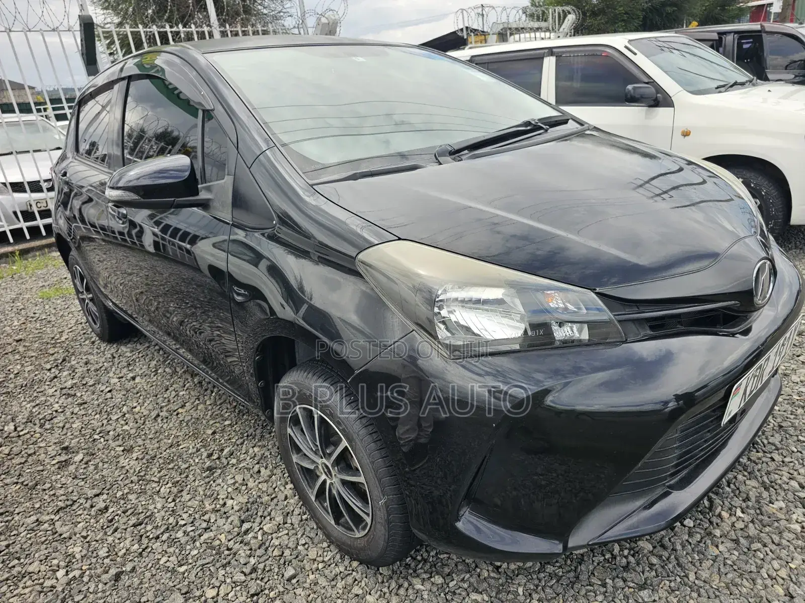 Toyota Vitz 1.0 FWD 5dr 2018 Black