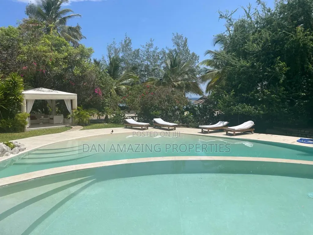 Furnished 6bdrm Villa in Diani On 1/2 Acre for sale