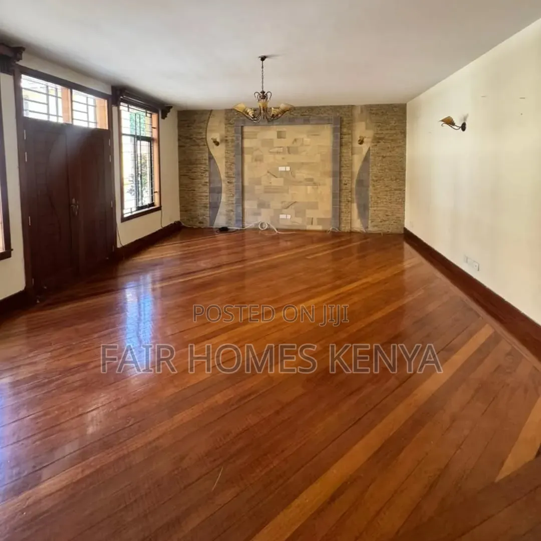 5bdrm Townhouse / Terrace in Gitanga Road, Valley Arcade for rent