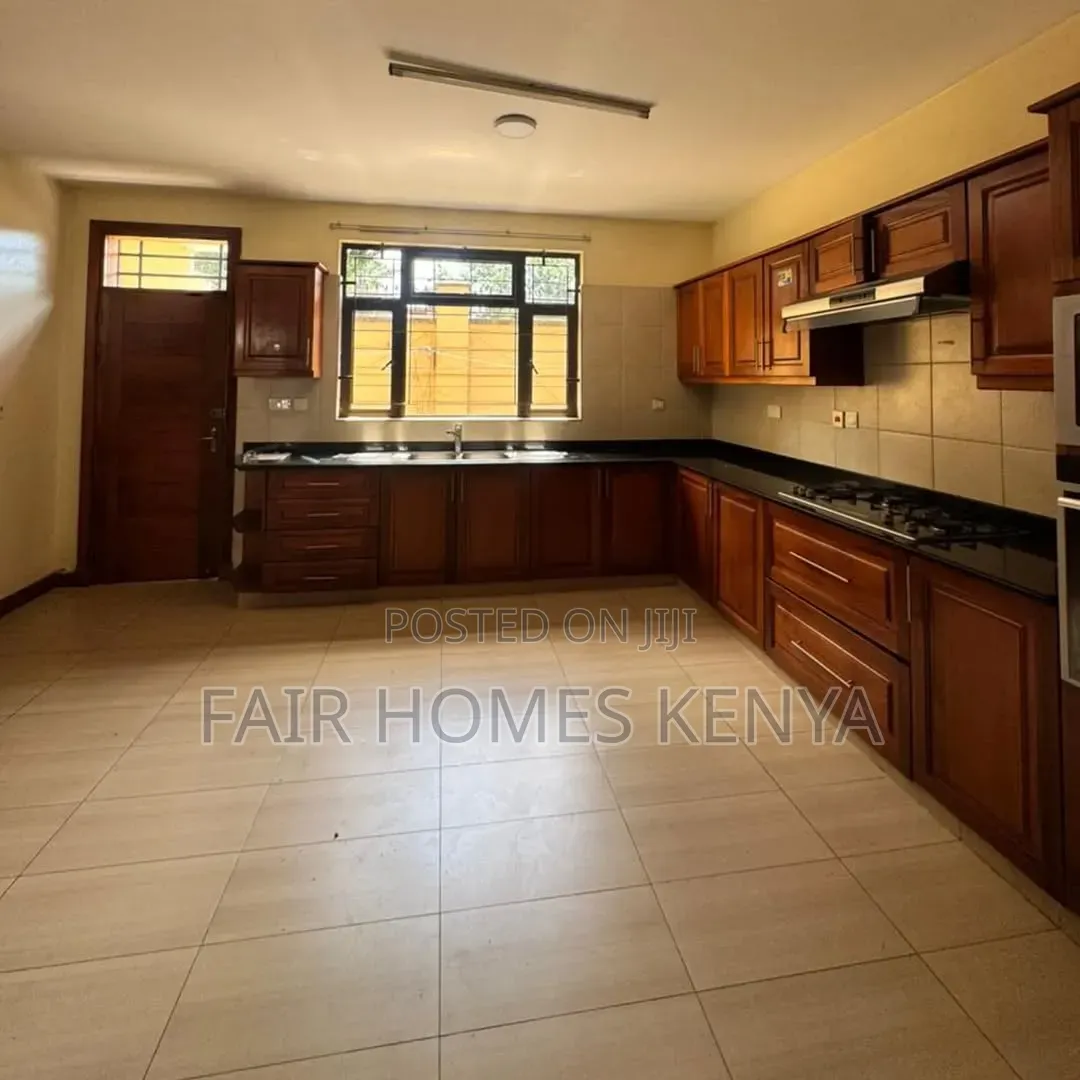 5bdrm Townhouse / Terrace in Gitanga Road, Valley Arcade for rent