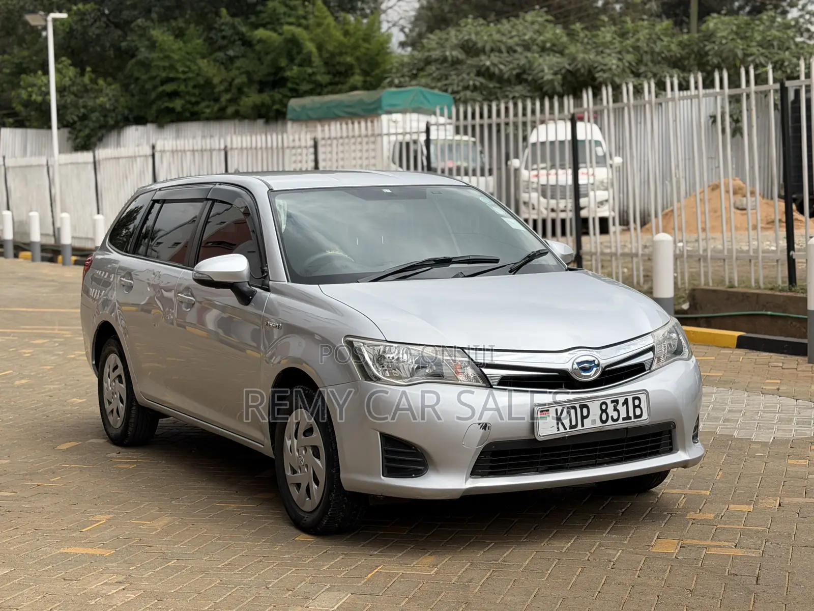 Toyota Corolla Fielder 2015 Silver