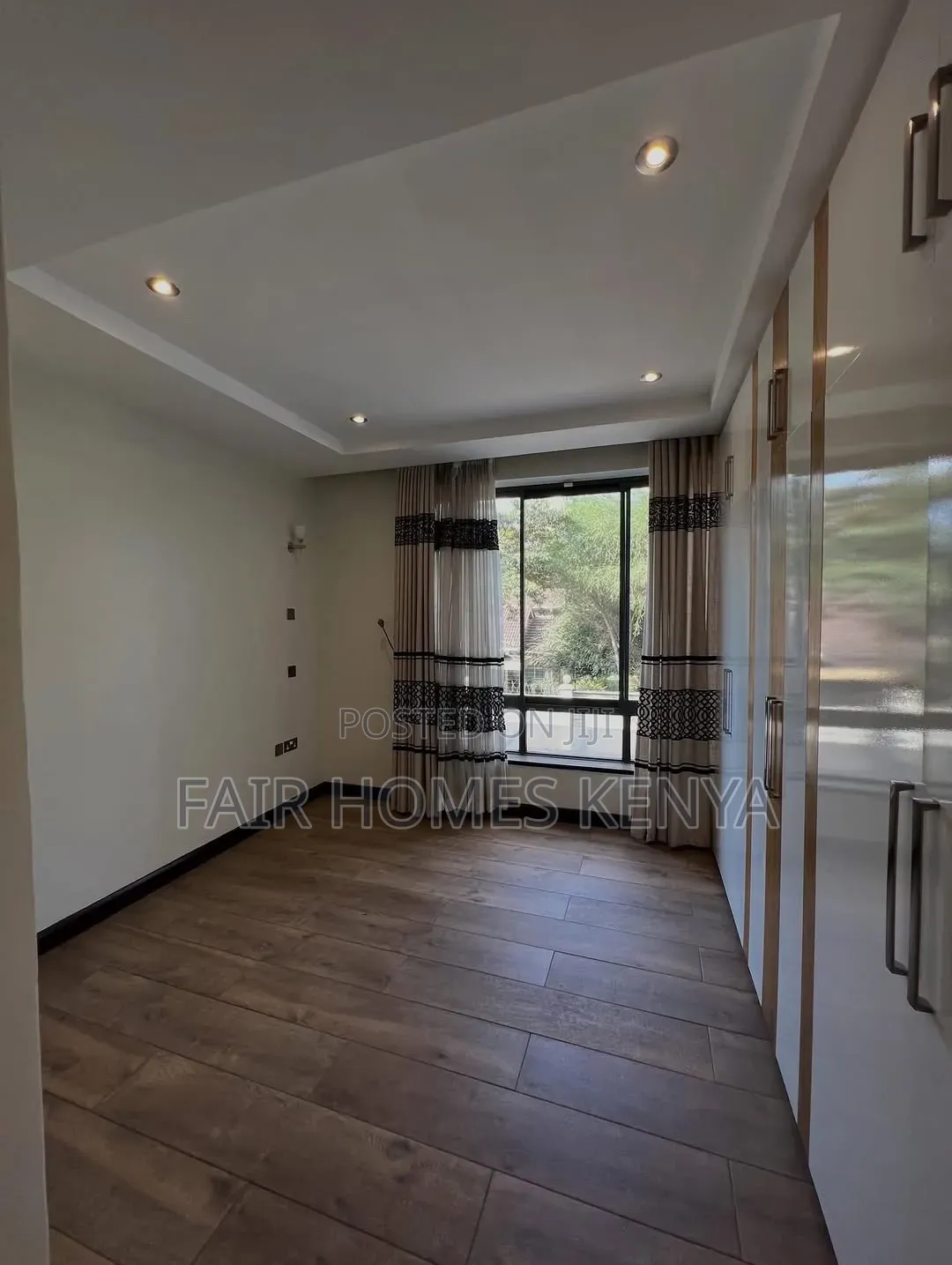 5bdrm Townhouse / Terrace in Lavington Green, Muthangari for rent