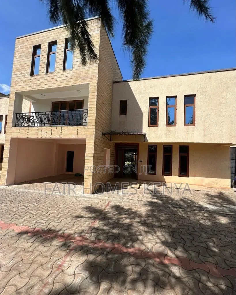 5bdrm Townhouse / Terrace in Lavington Green, Muthangari for rent