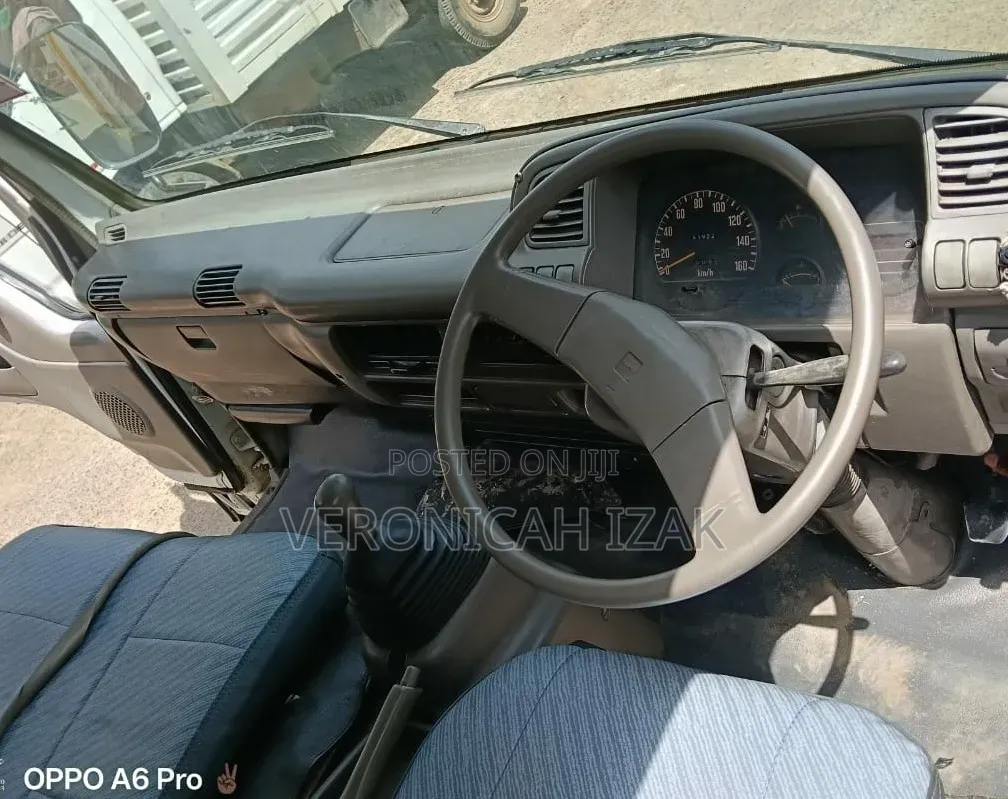 Isuzu NQR Local 2000 White
