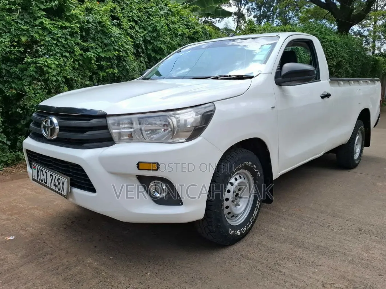 Toyota Hilux 2016 White