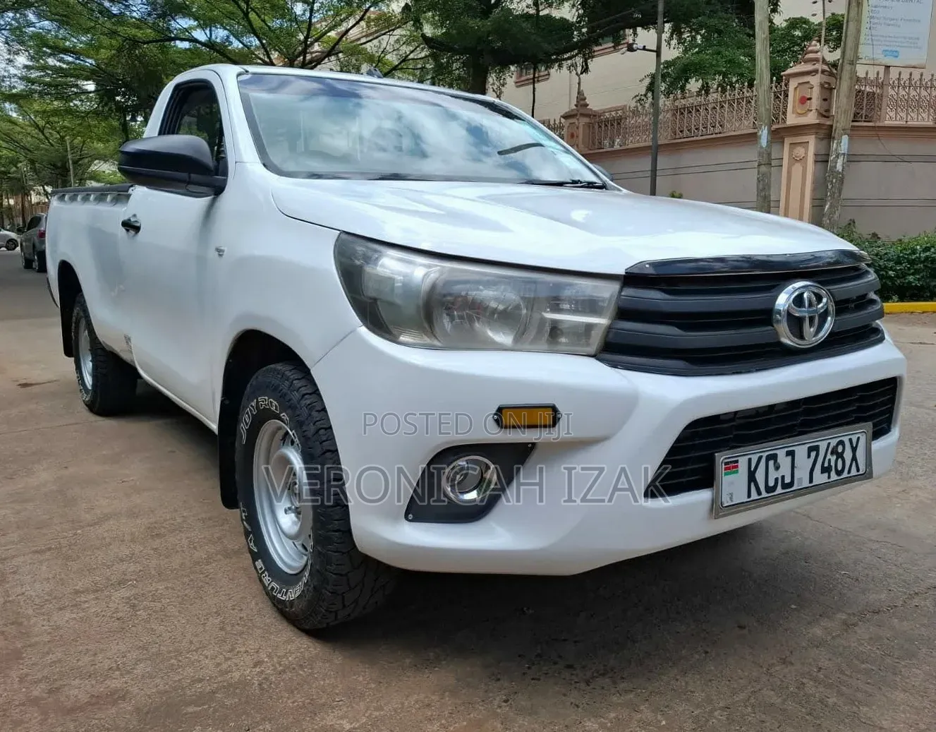 Toyota Hilux 2016 White