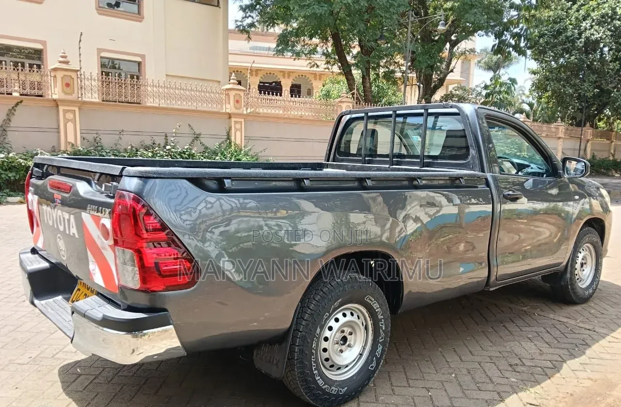 Toyota Hilux Revo Double Cab Deisel 2.4 RWD 2017 Gray