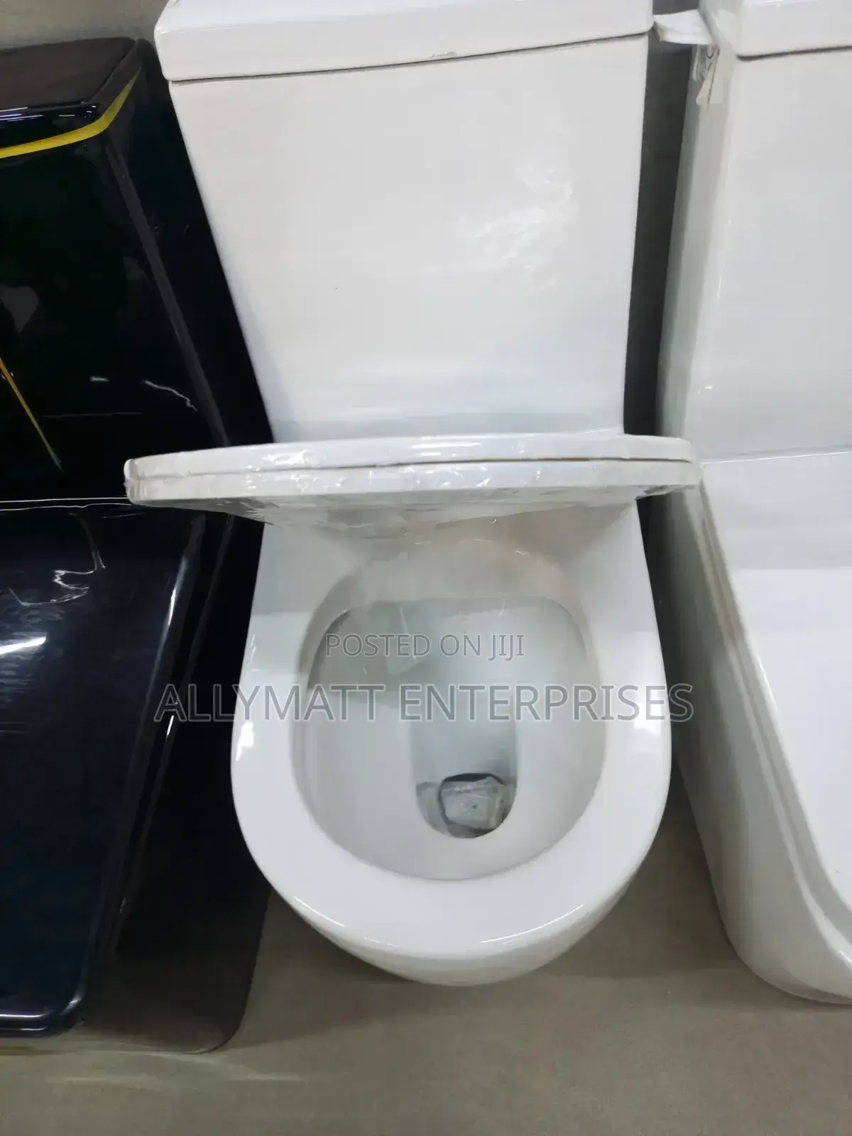 White One Body Toilet