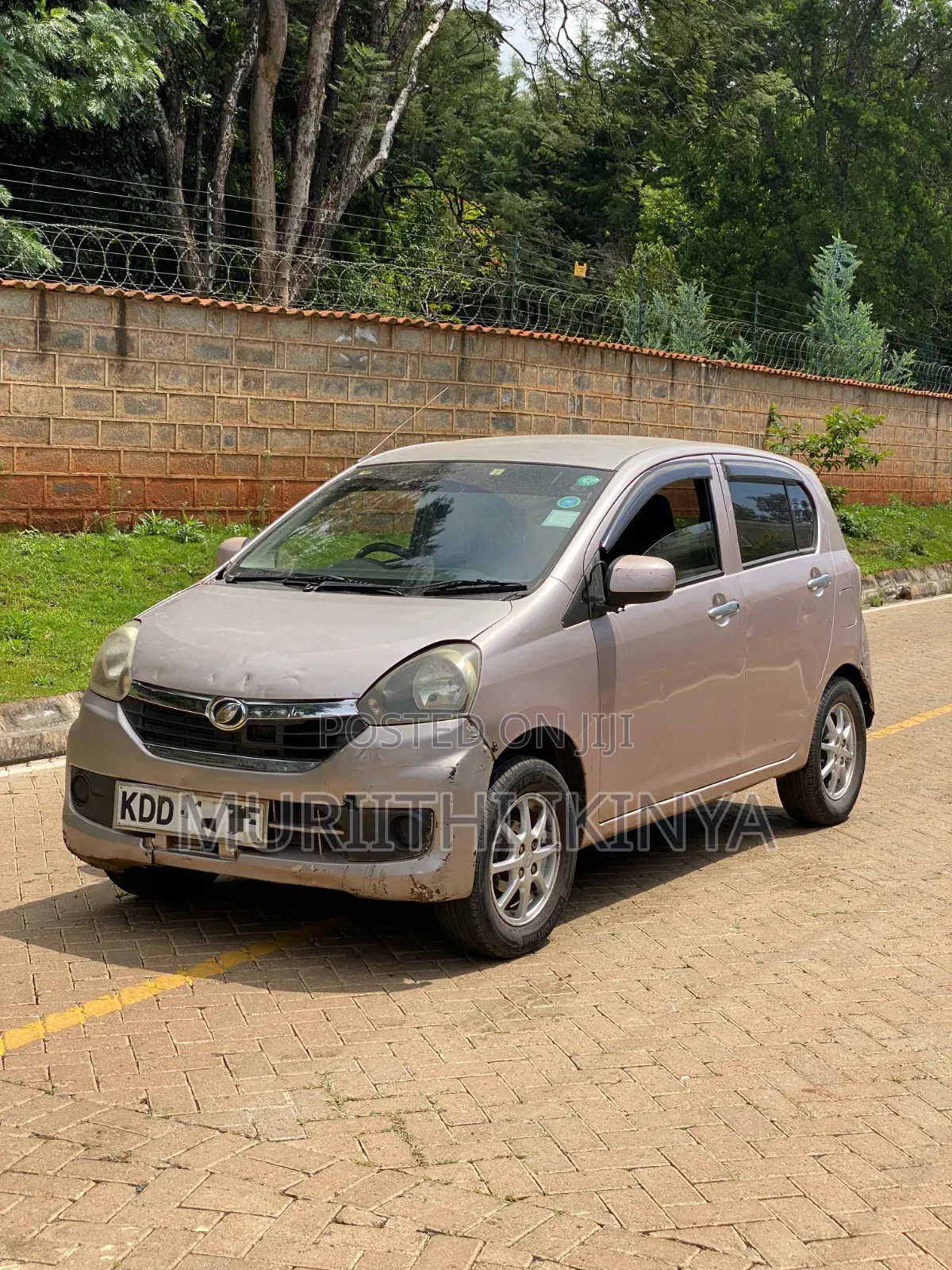 Daihatsu Mira 2014 Pink