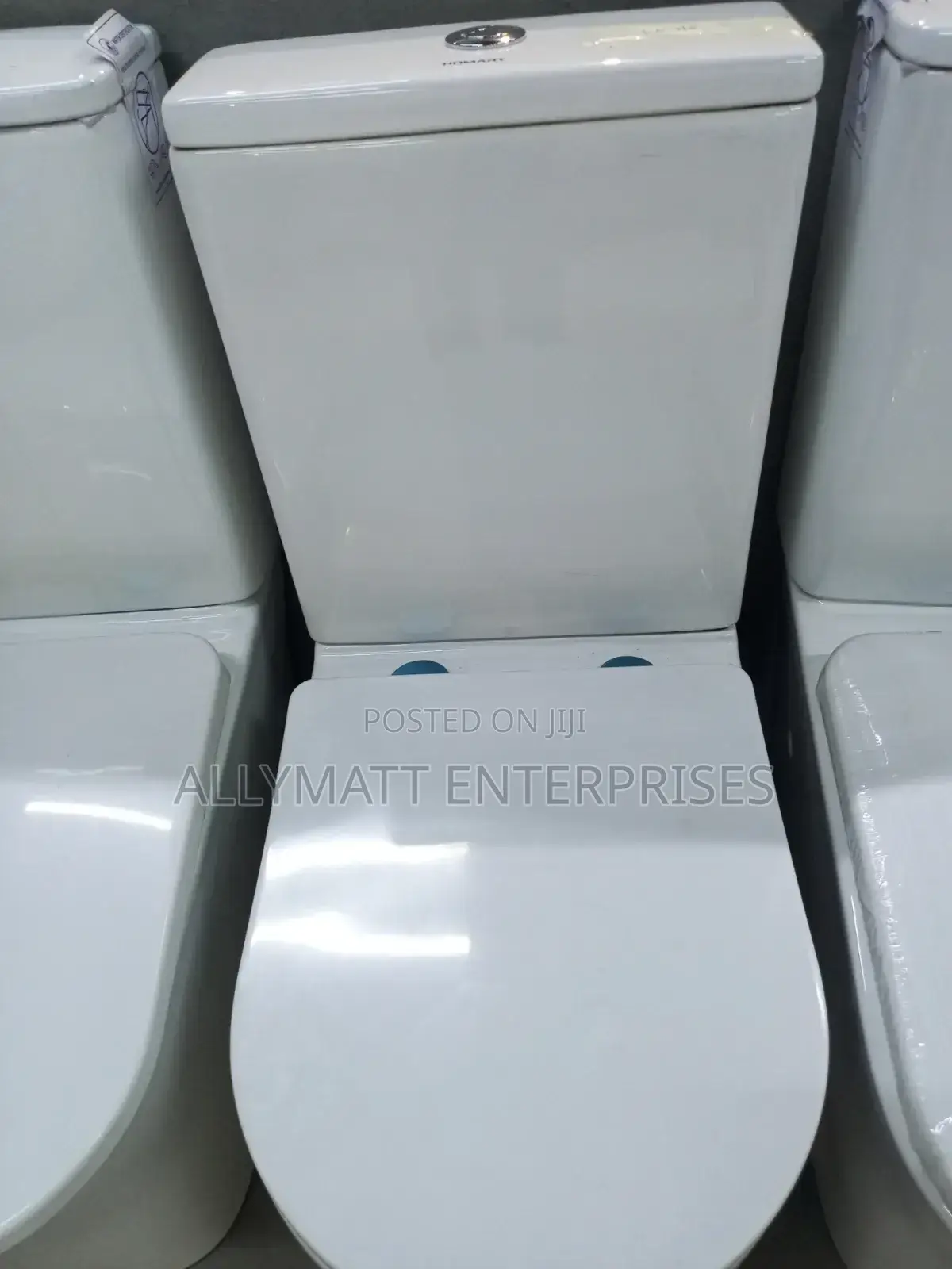 Close Couple 116 Toilet