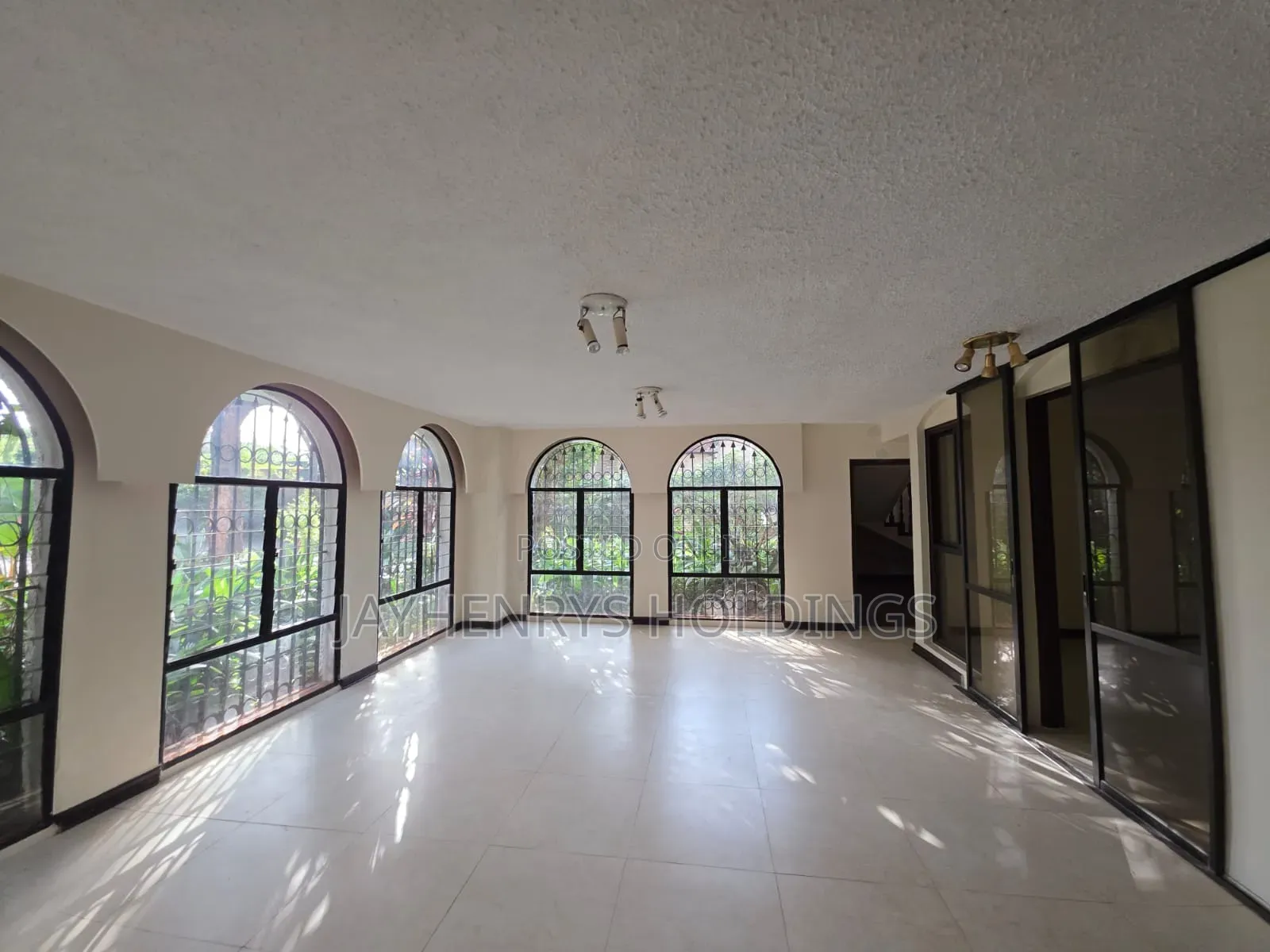 5bdrm House in Muthaiga for rent