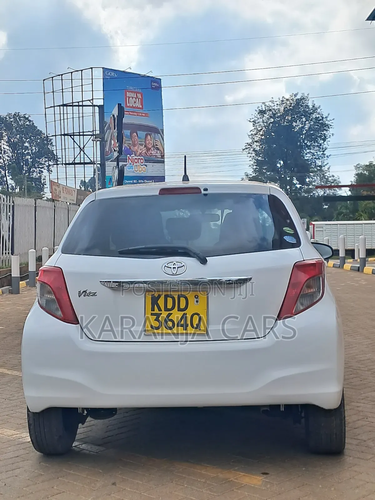 Toyota Vitz 1.0 FWD 5dr 2014 White