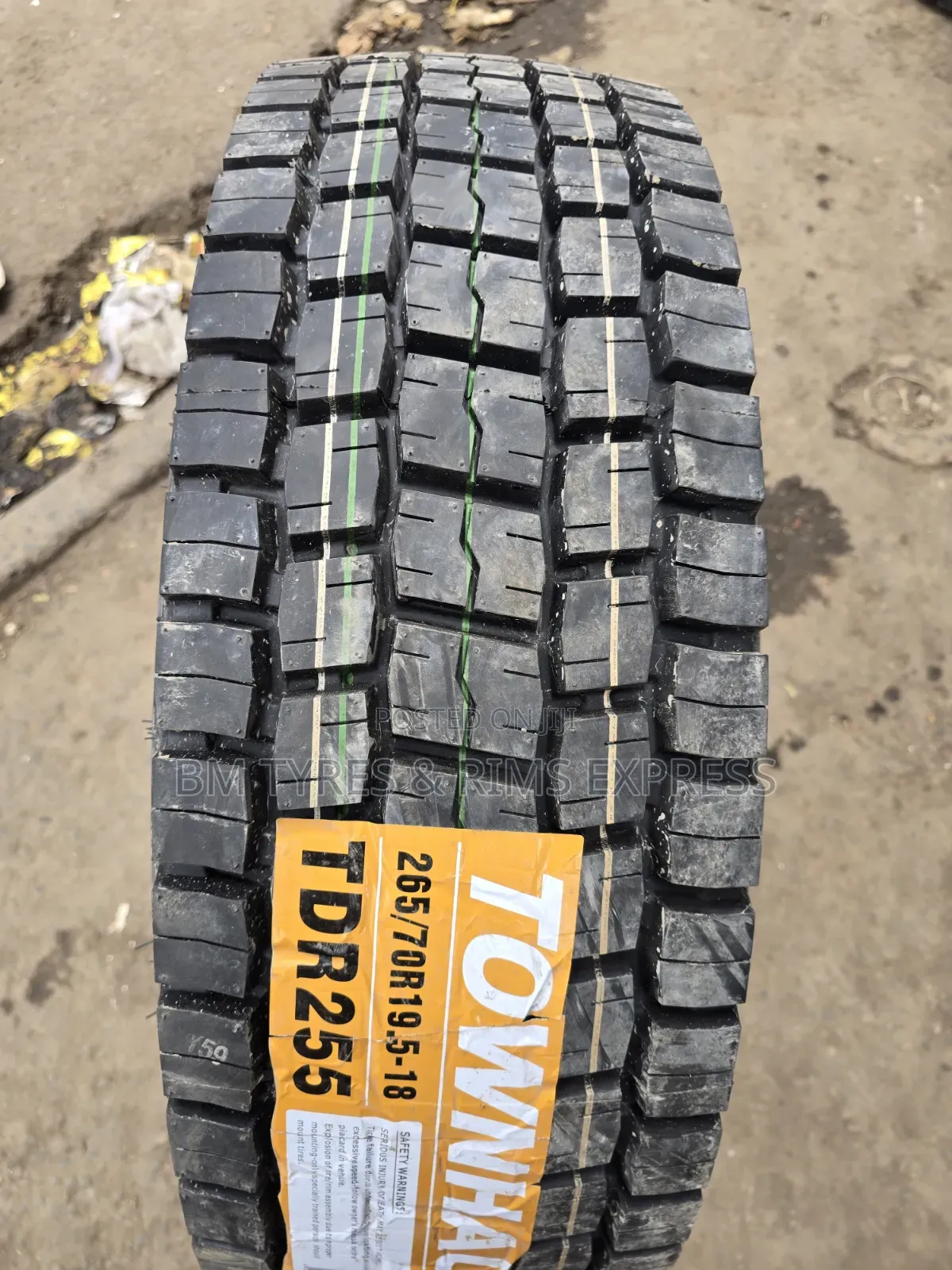 265 /70 R19.5 Townhall Tires