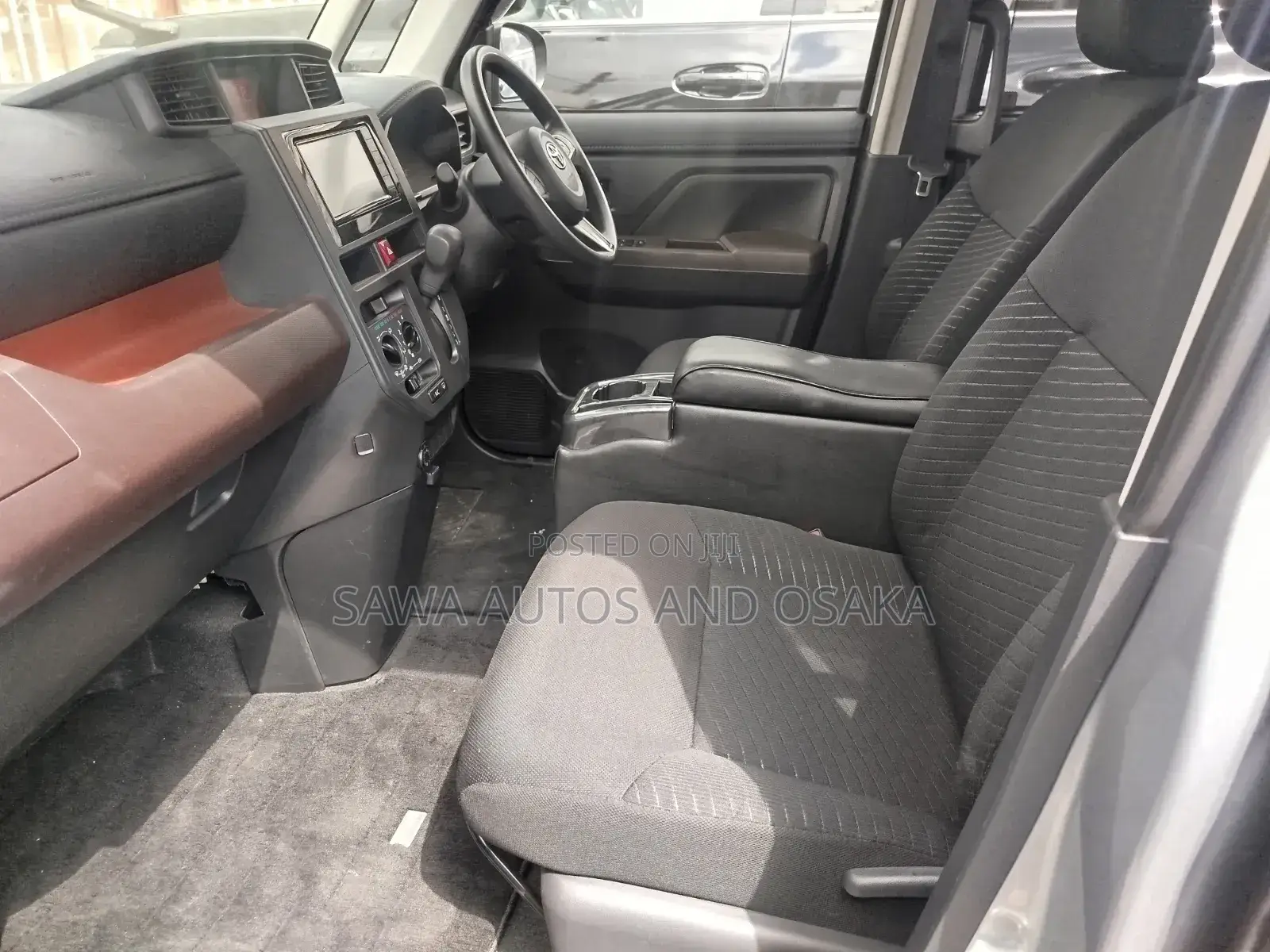 Toyota Roomy 2019 Silver