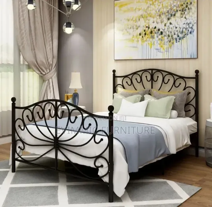 Vintage Metal Beds 4*6