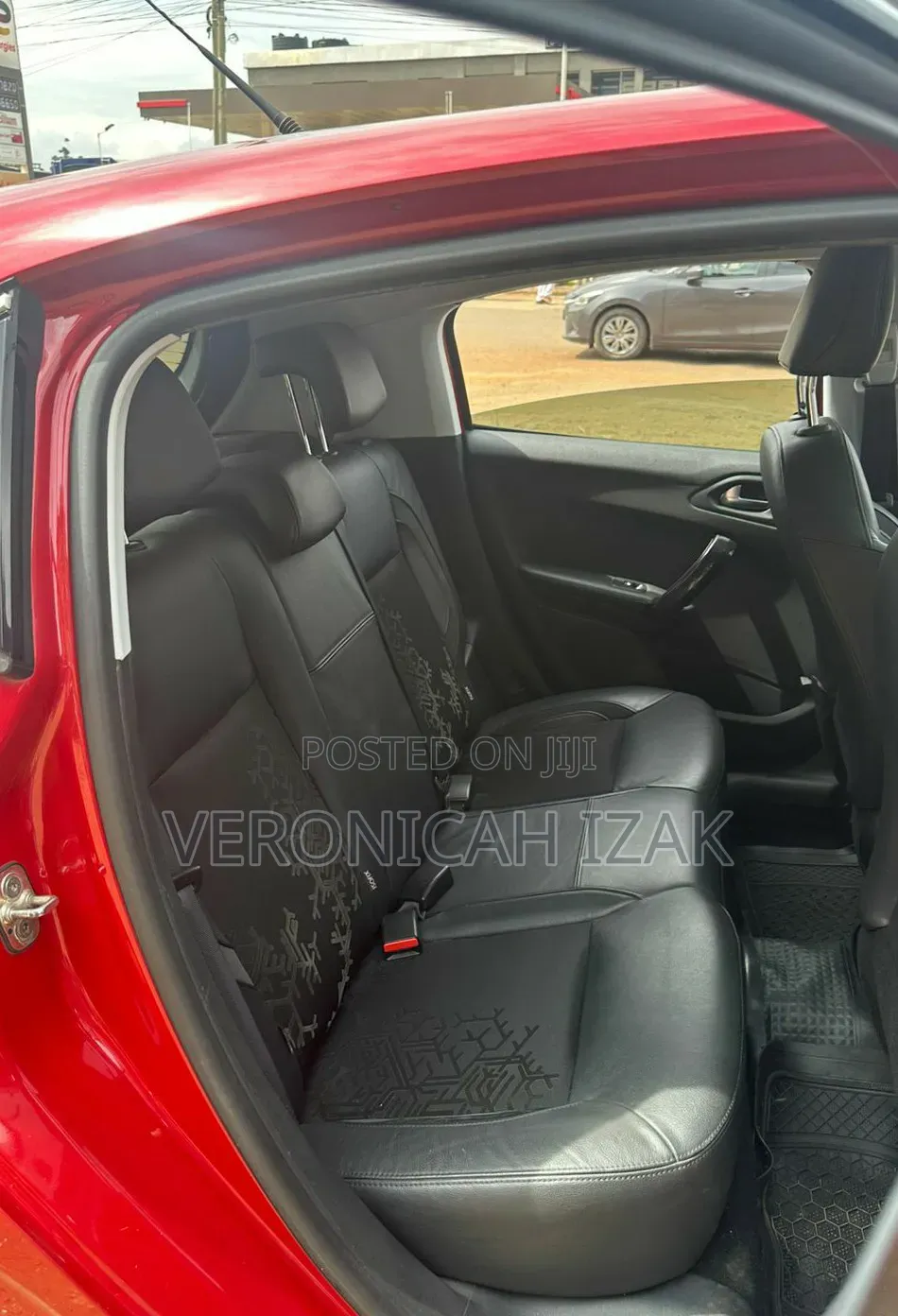 Peugeot 208 2015 Red