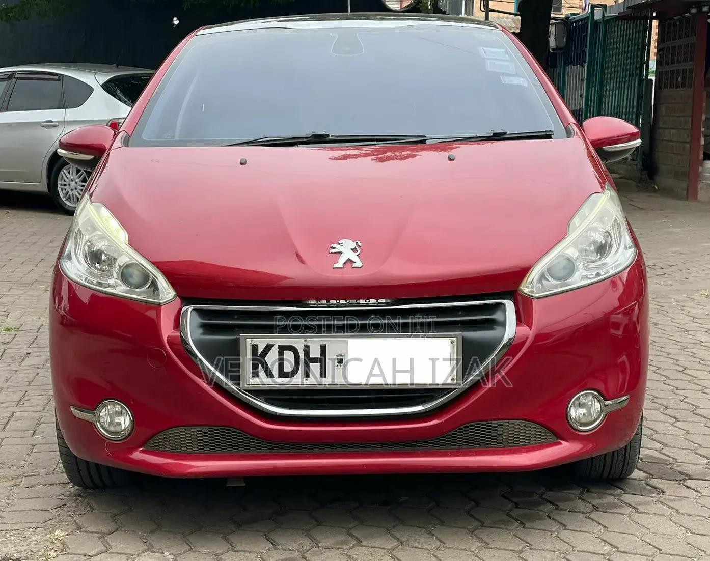 Peugeot 208 2015 Red