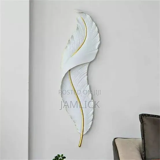 White Nordic Feather Wall Art With Back Lights - Gh