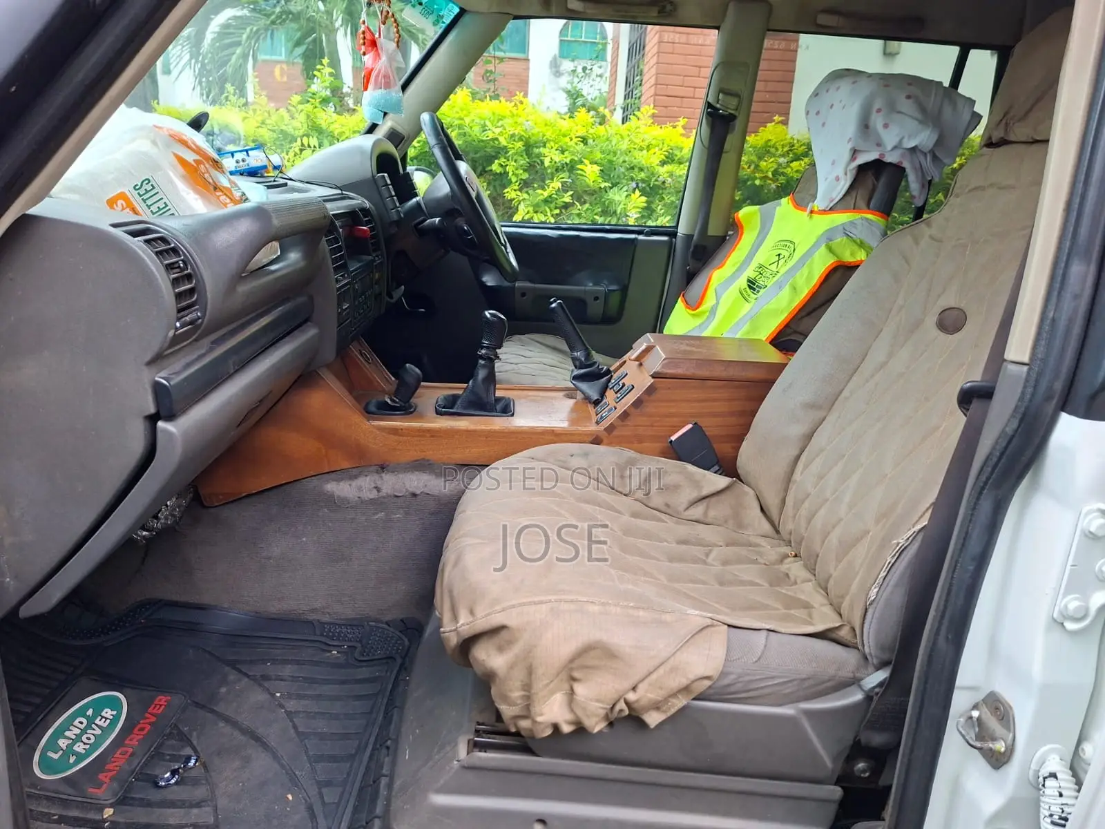 Land Rover Discovery 1997 White