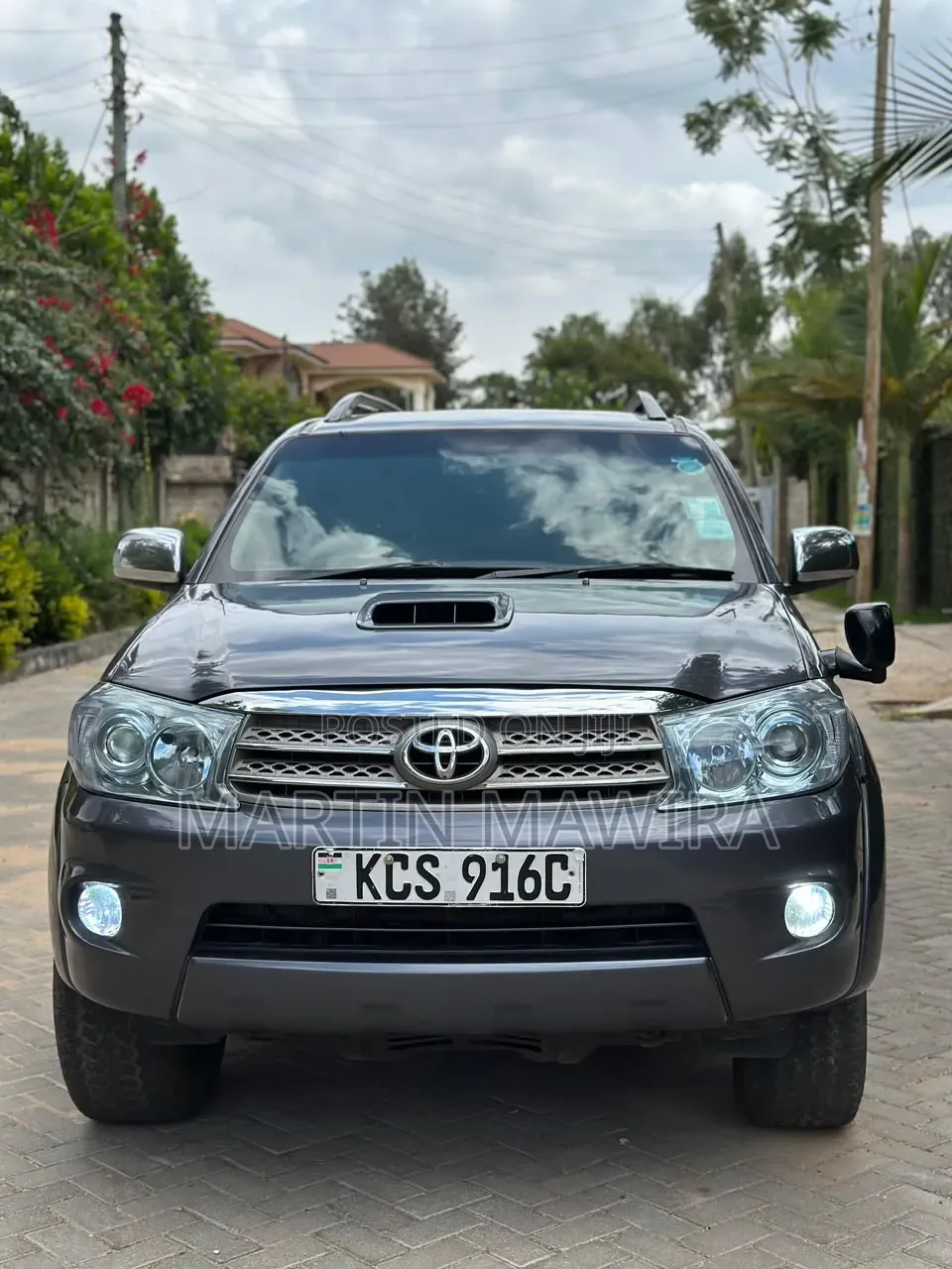 Toyota Fortuner 2011 Gray