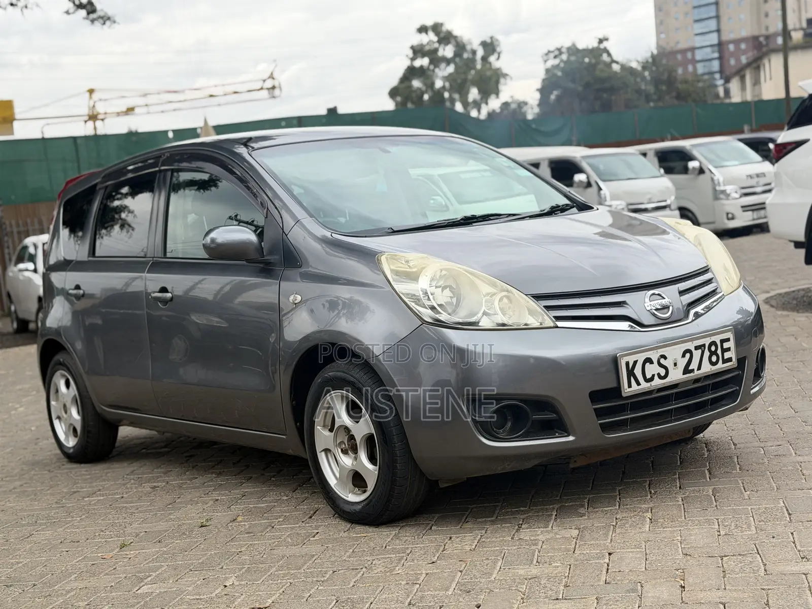 Nissan Note 2011 Green