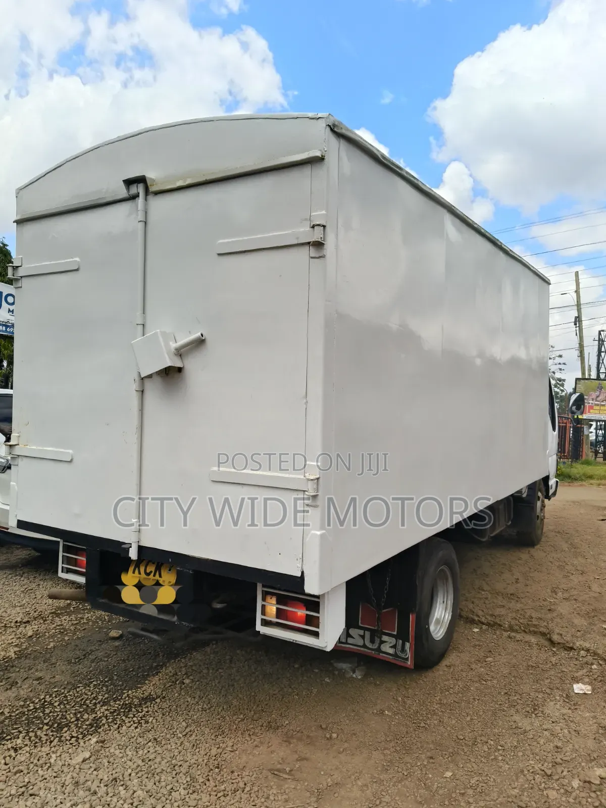 Isuzu NKR 2015 Model