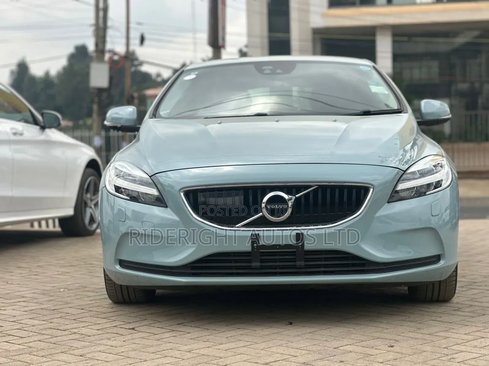 Volvo V40 2019 Blue