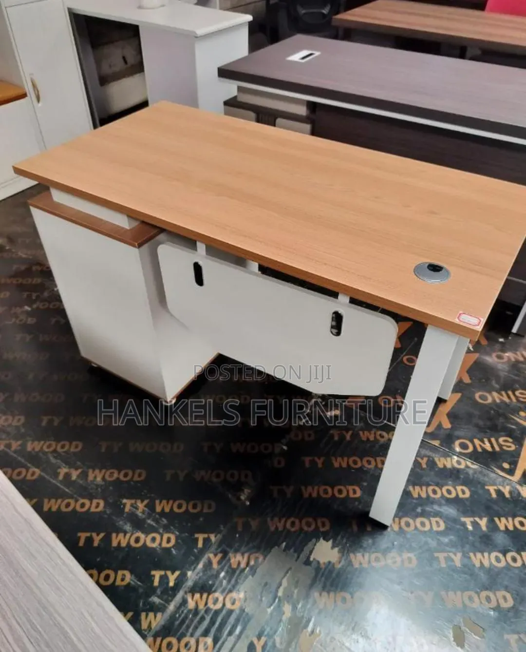 1.4 Executive Desk – Compact and Stylish Office Workstation