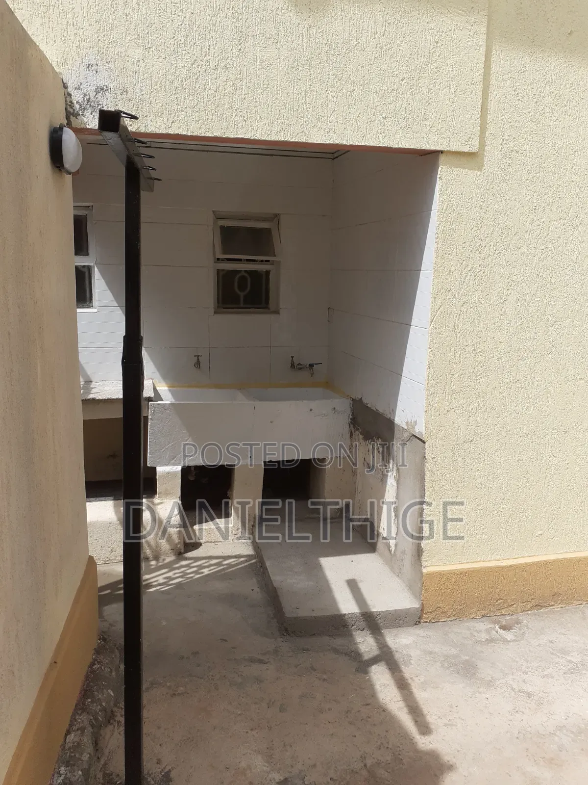 4bdrm Maisonette in Mountain View Estate for rent