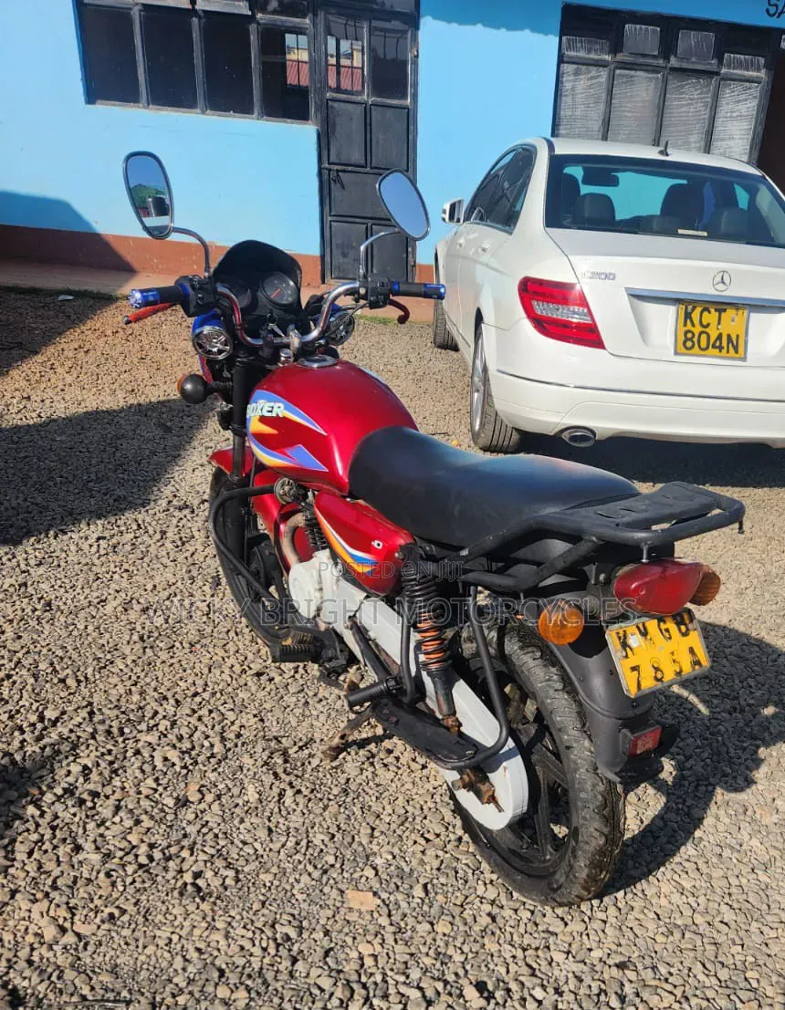 Bajaj Boxer 125 2023 Red