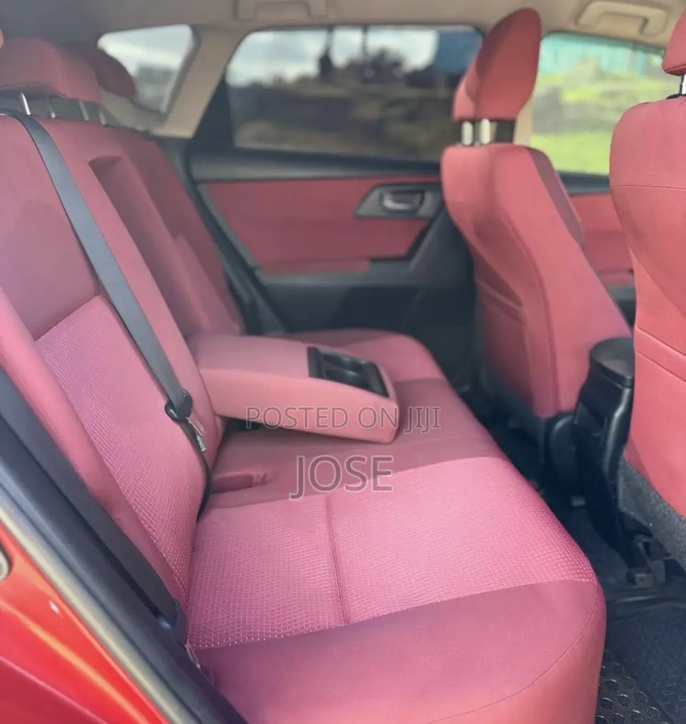Toyota Auris 2016 Red