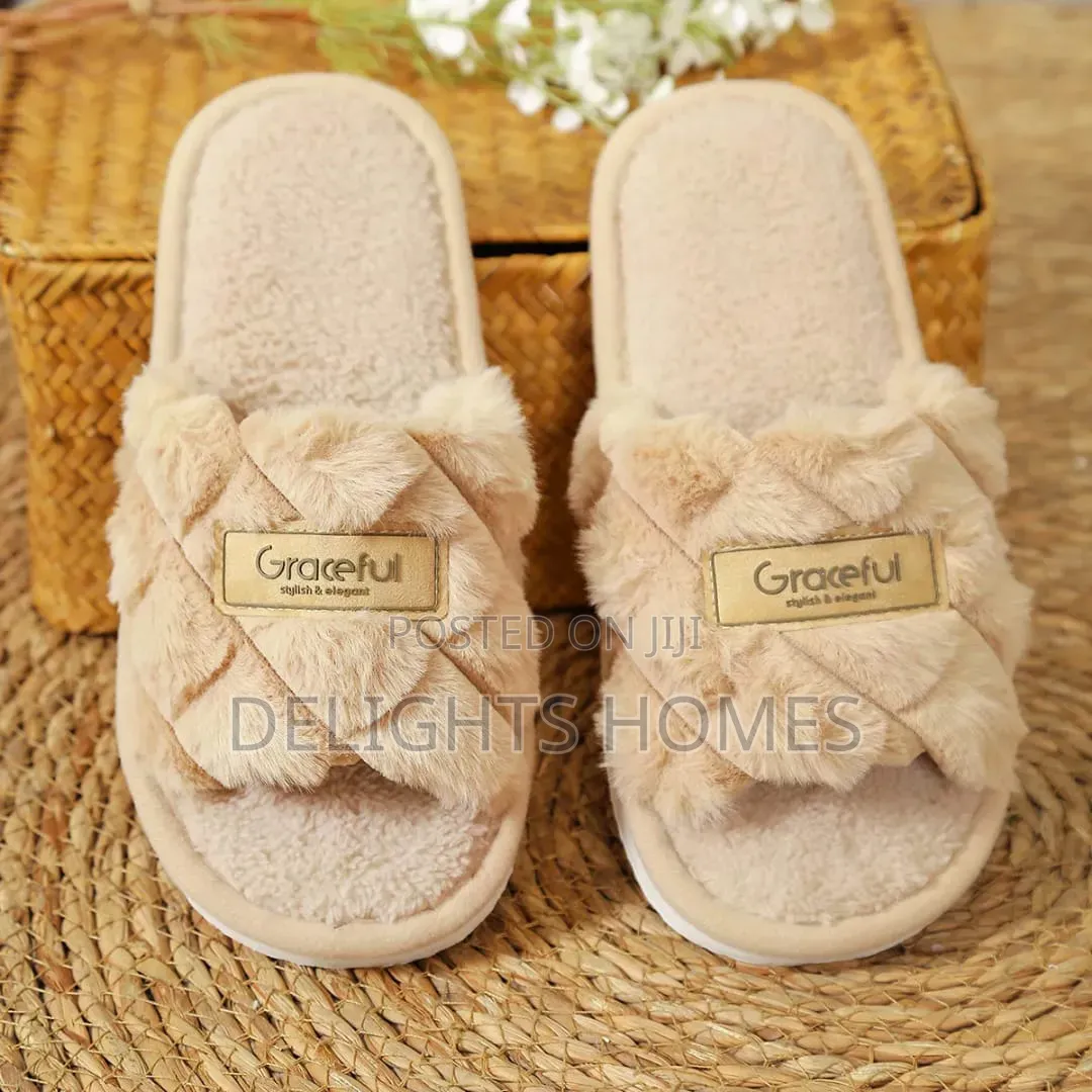 Toe Fluffy Slippers_st