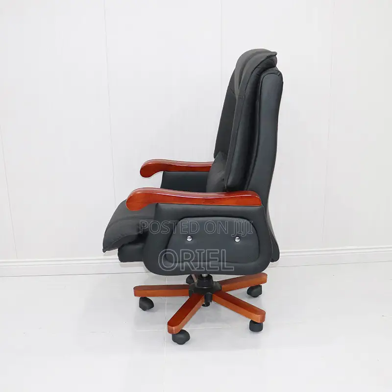 Office Chair : Black High-Back Leather Executive Office Chair
