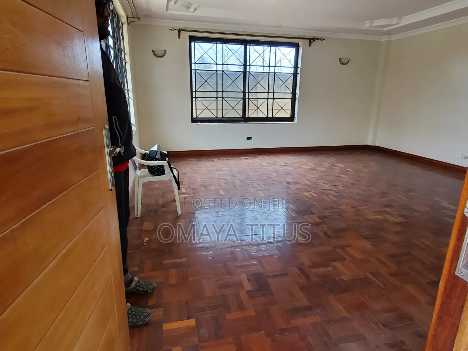 5bdrm Villa in Gateway Mall Area for rent