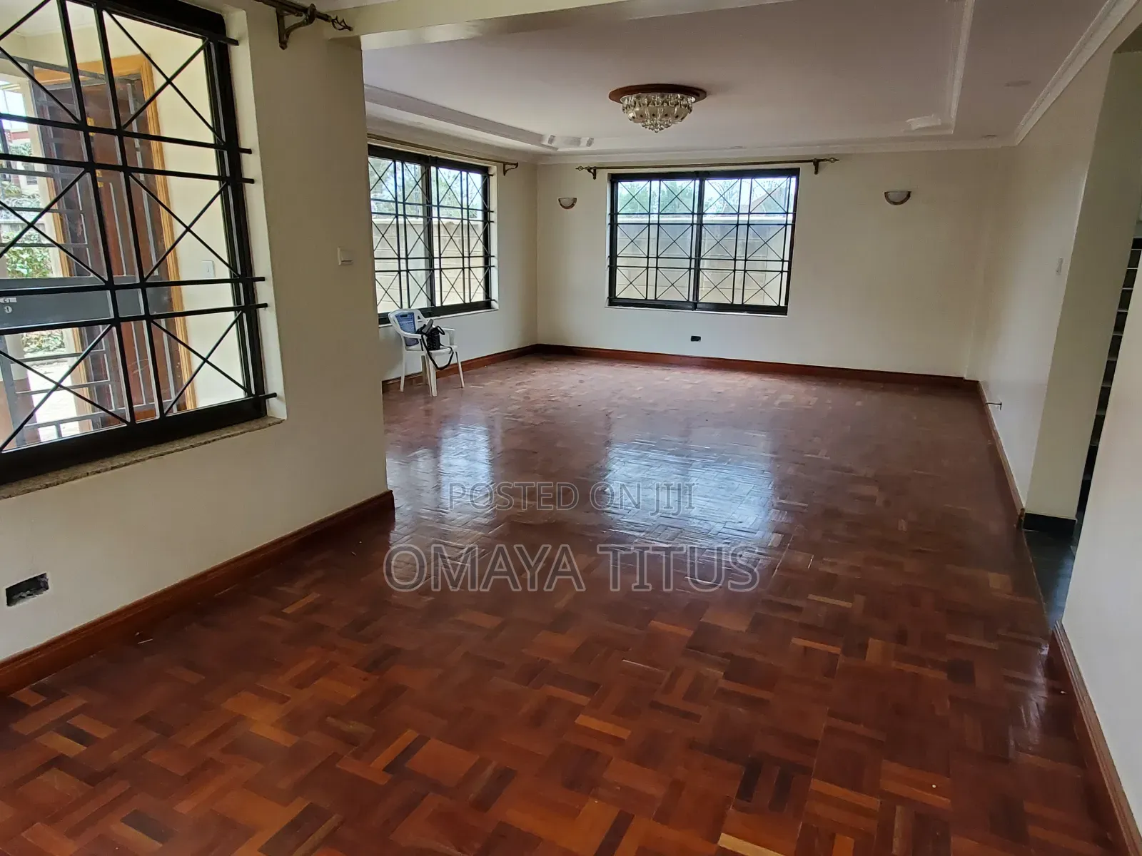 5bdrm Villa in Gateway Mall Area for rent