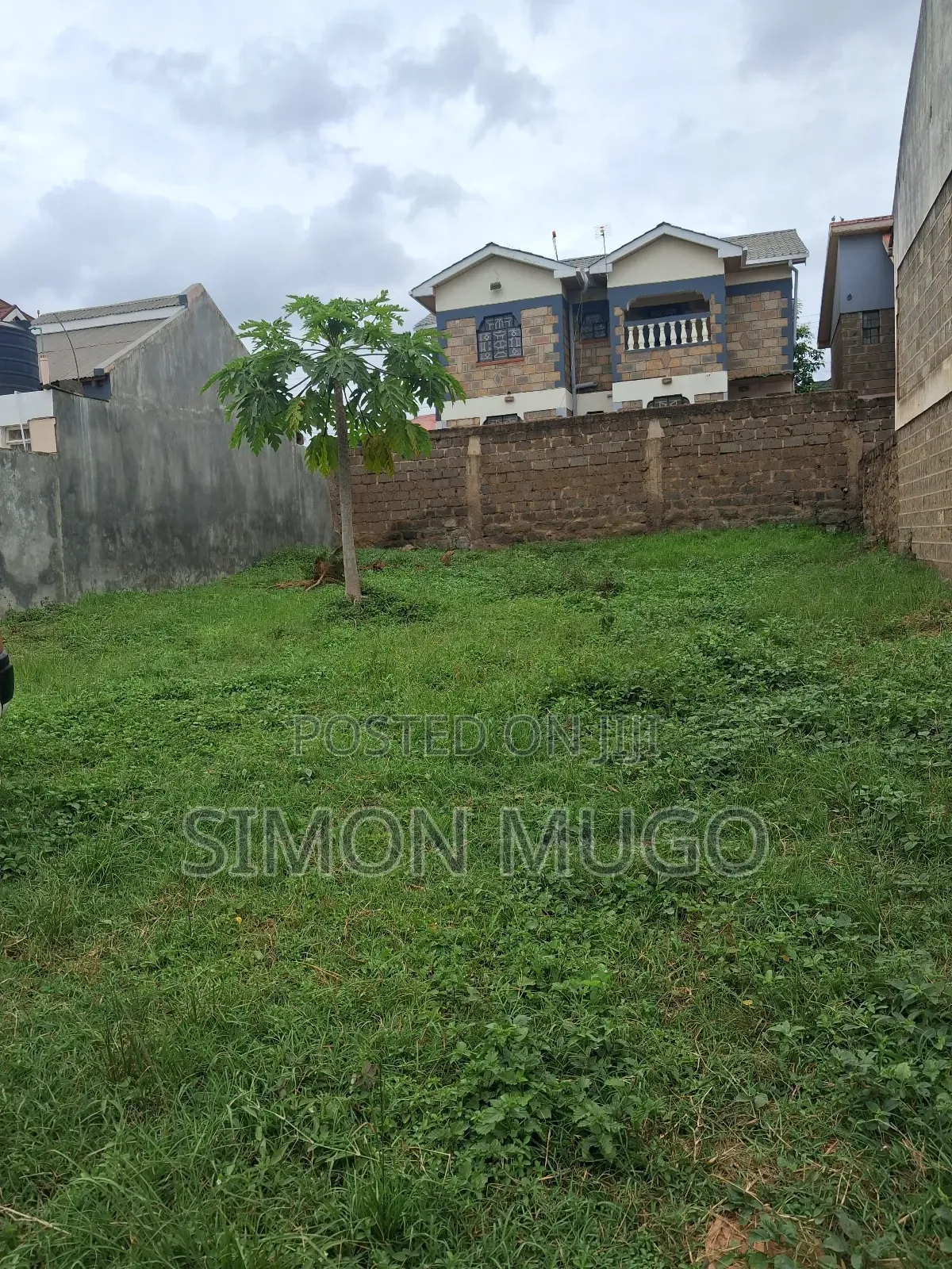 Membly Park Estate River Side Court 1/8ac With 3 Side Wall