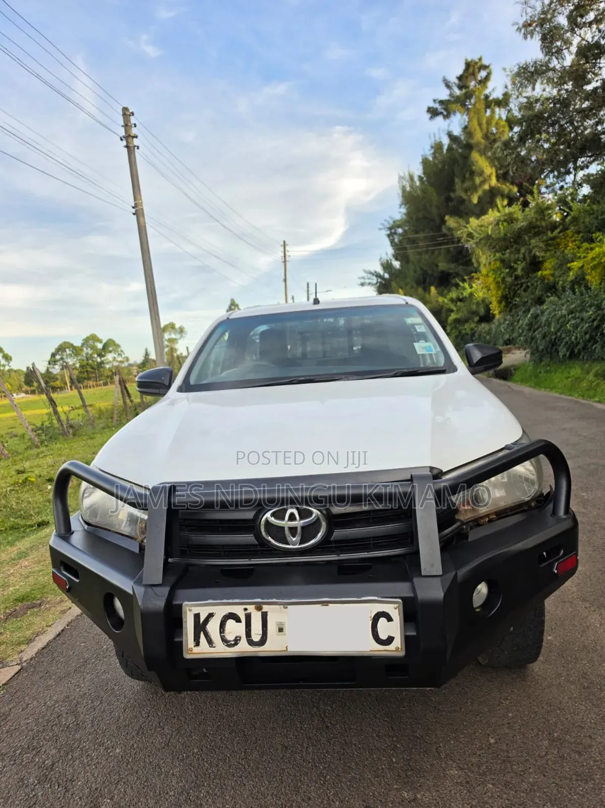Toyota Hilux 2019 White