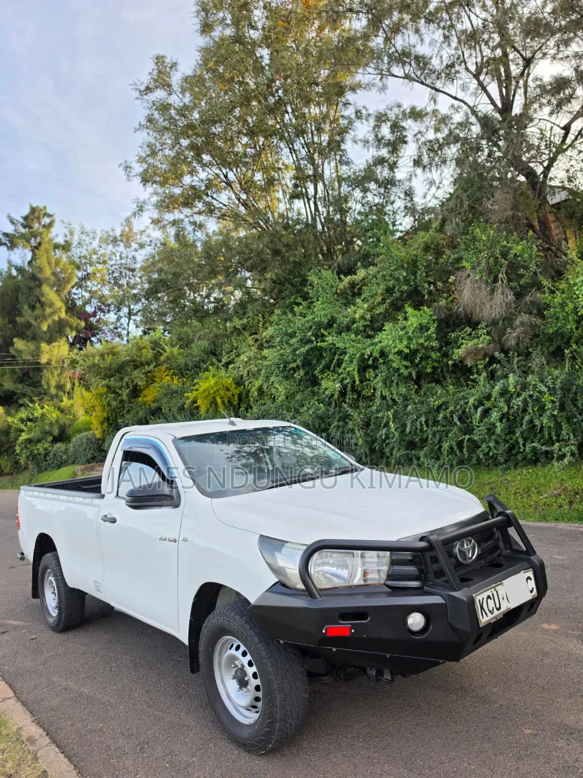 Toyota Hilux 2019 White