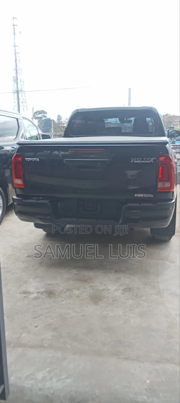 Toyota Hilux 2021 Black