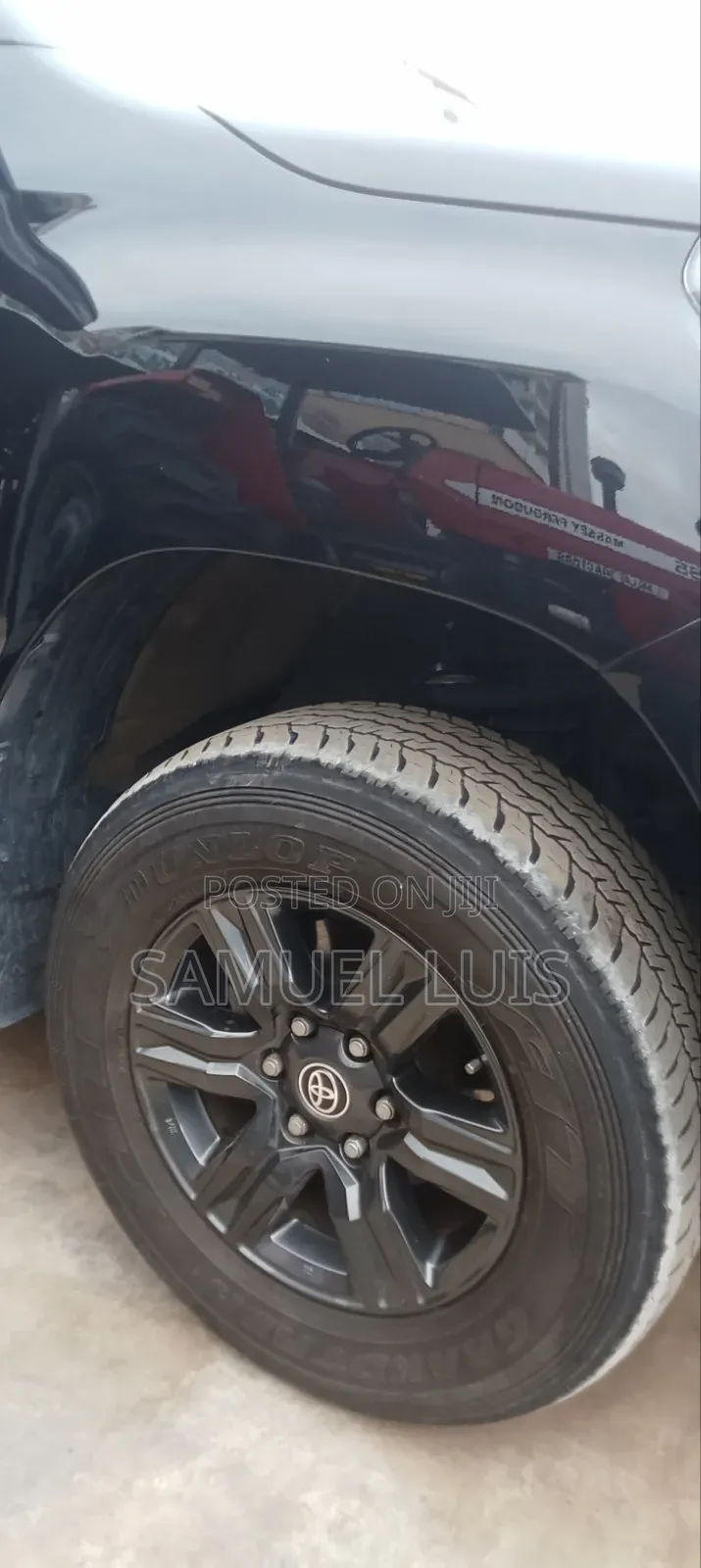 Toyota Hilux 2021 Black