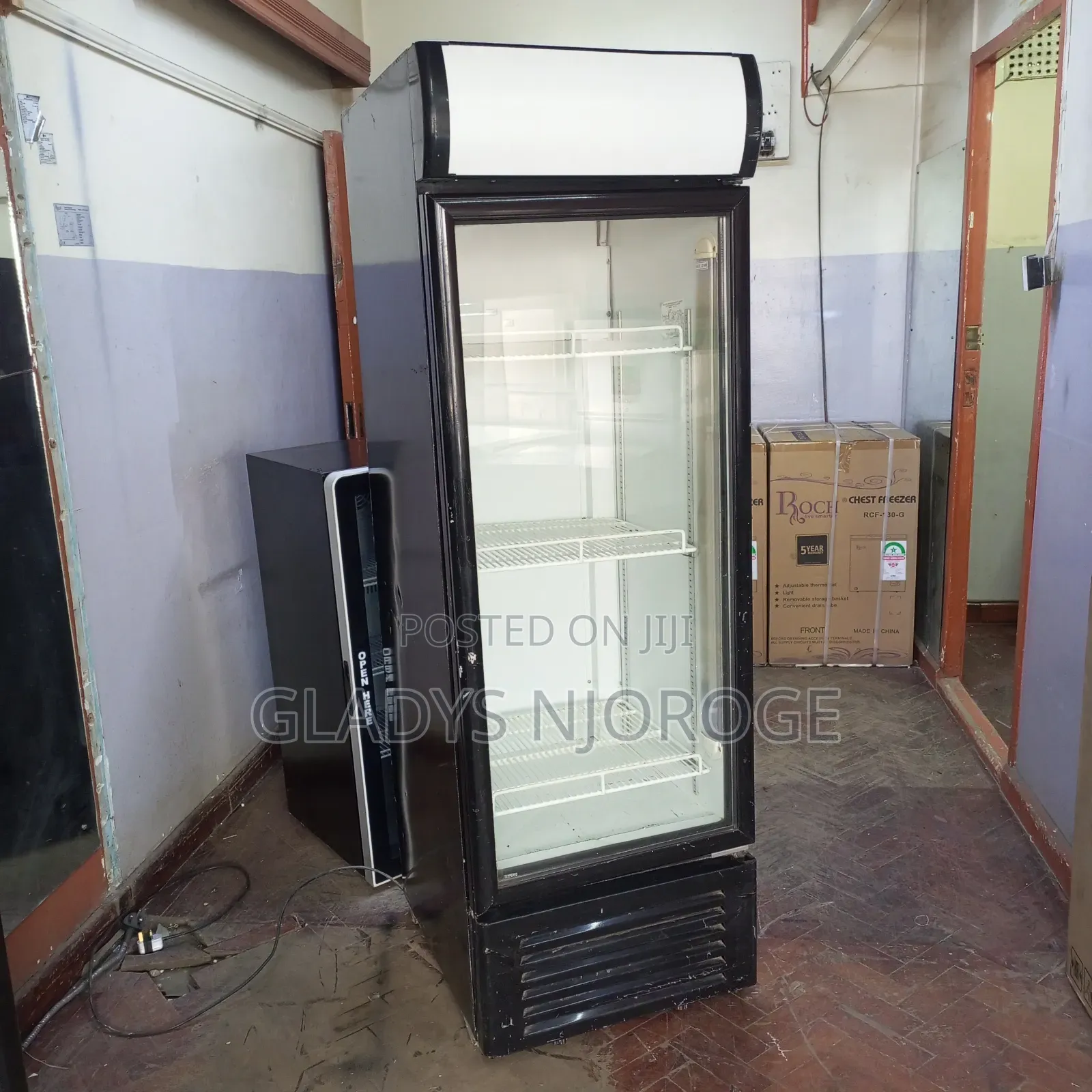 450l Chiller ( With Canopy) Black White