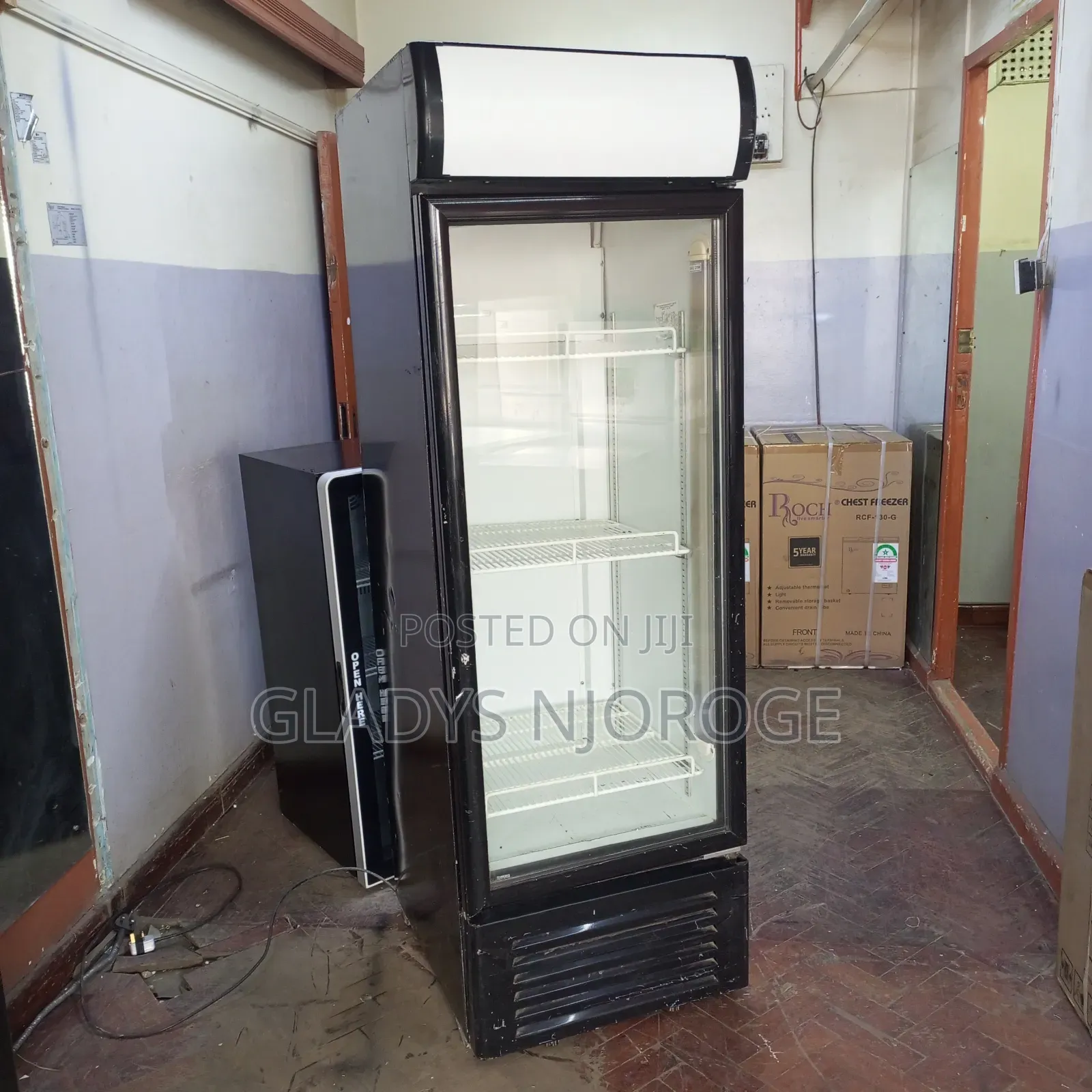 450l Chiller ( With Canopy) Black White